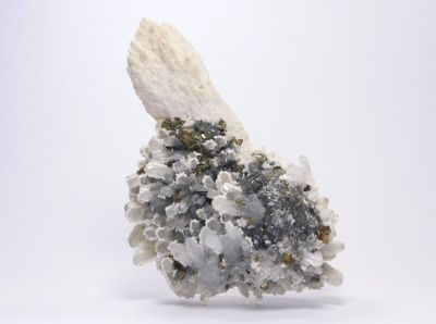 Manganokalcit, kalcit - Banská Štiavnica, Slovensko